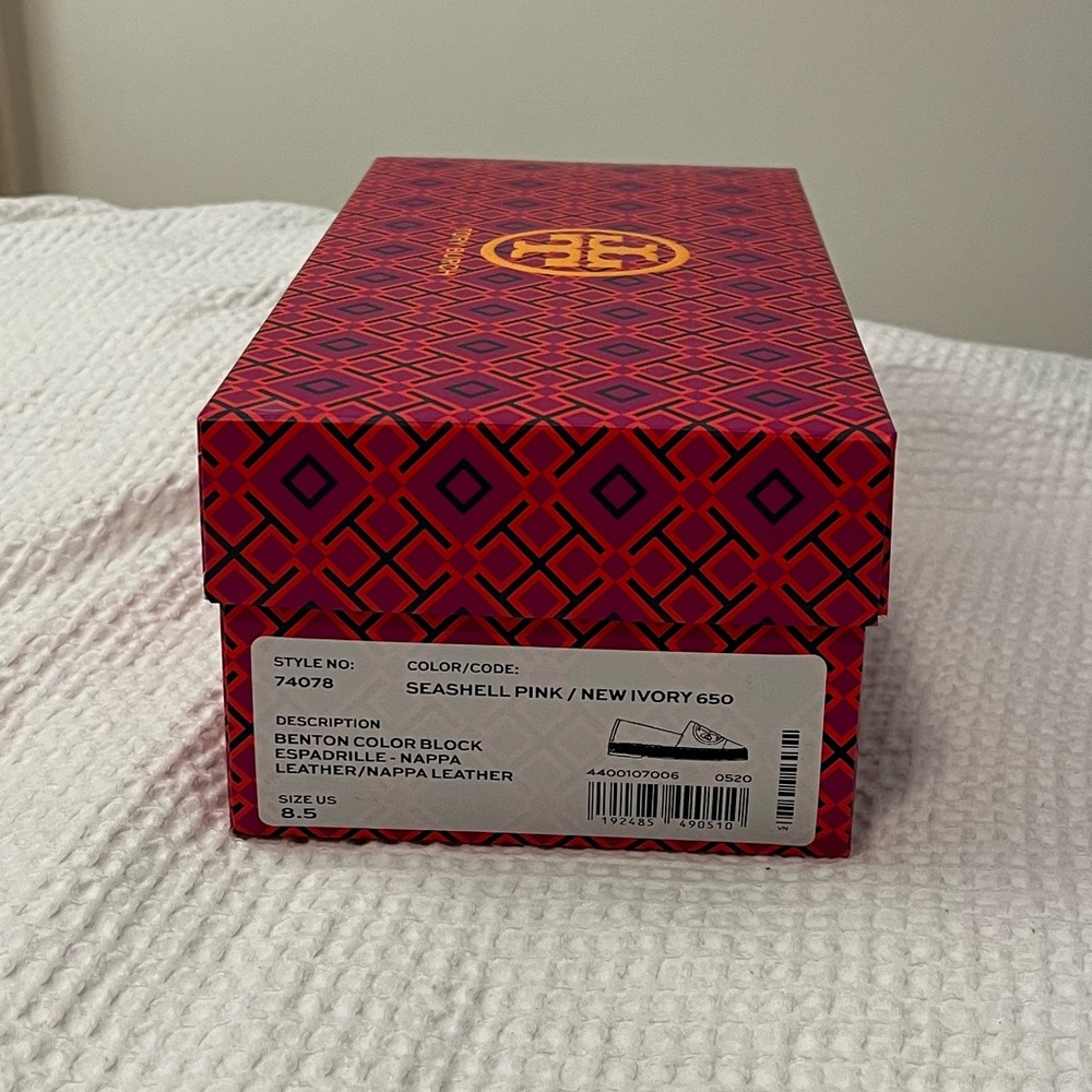 Brand new Tory Burch shoes, Size 8.5, Seashell Pink sandal - Picture 3 of 9